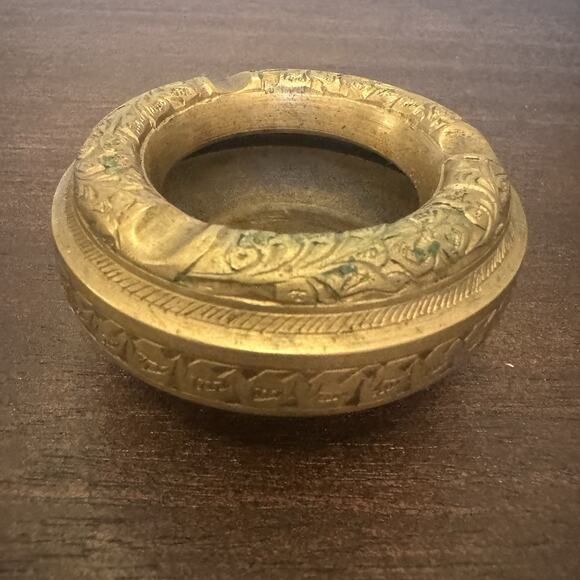 VTG Brass Ashtray Handmade Ornate Patina 3 Cigarettes Trinket Dish Made in India - Picture 1 of 11